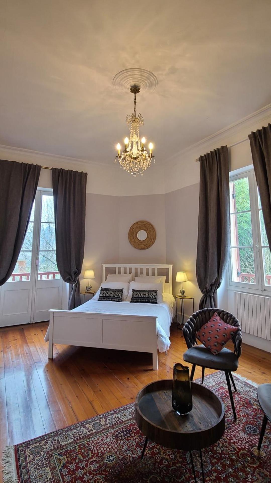 Le Manoir Du Moulin De Madame Bed & Breakfast Villeneuve-sur-Lot Room photo